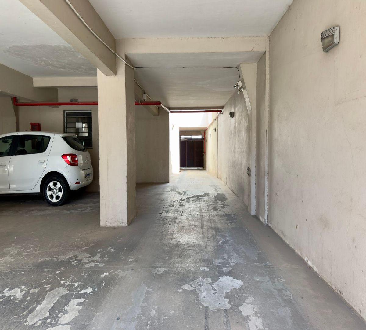 Foto de Cochera semicubierta en venta – 8 entre 57 y 58 | Plaza Moreno, imagen 2