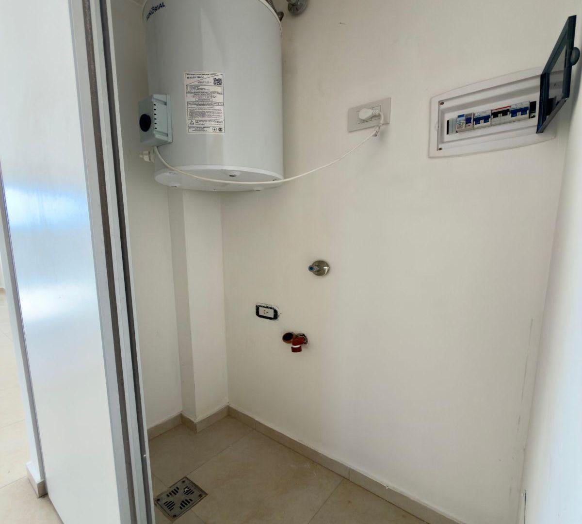 Foto de Departamento de 1 dormitorio en alquiler – 65 entre 8 y 9 | Plaza España, imagen 2
