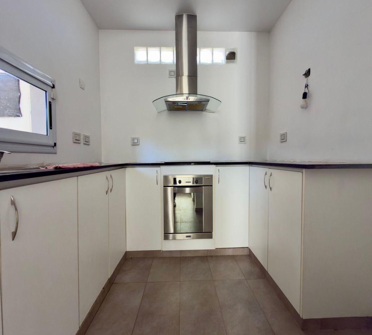 Foto de Casa 3 Dormitorios En Alquiler, Patio, Cochera, La Plata, imagen 3