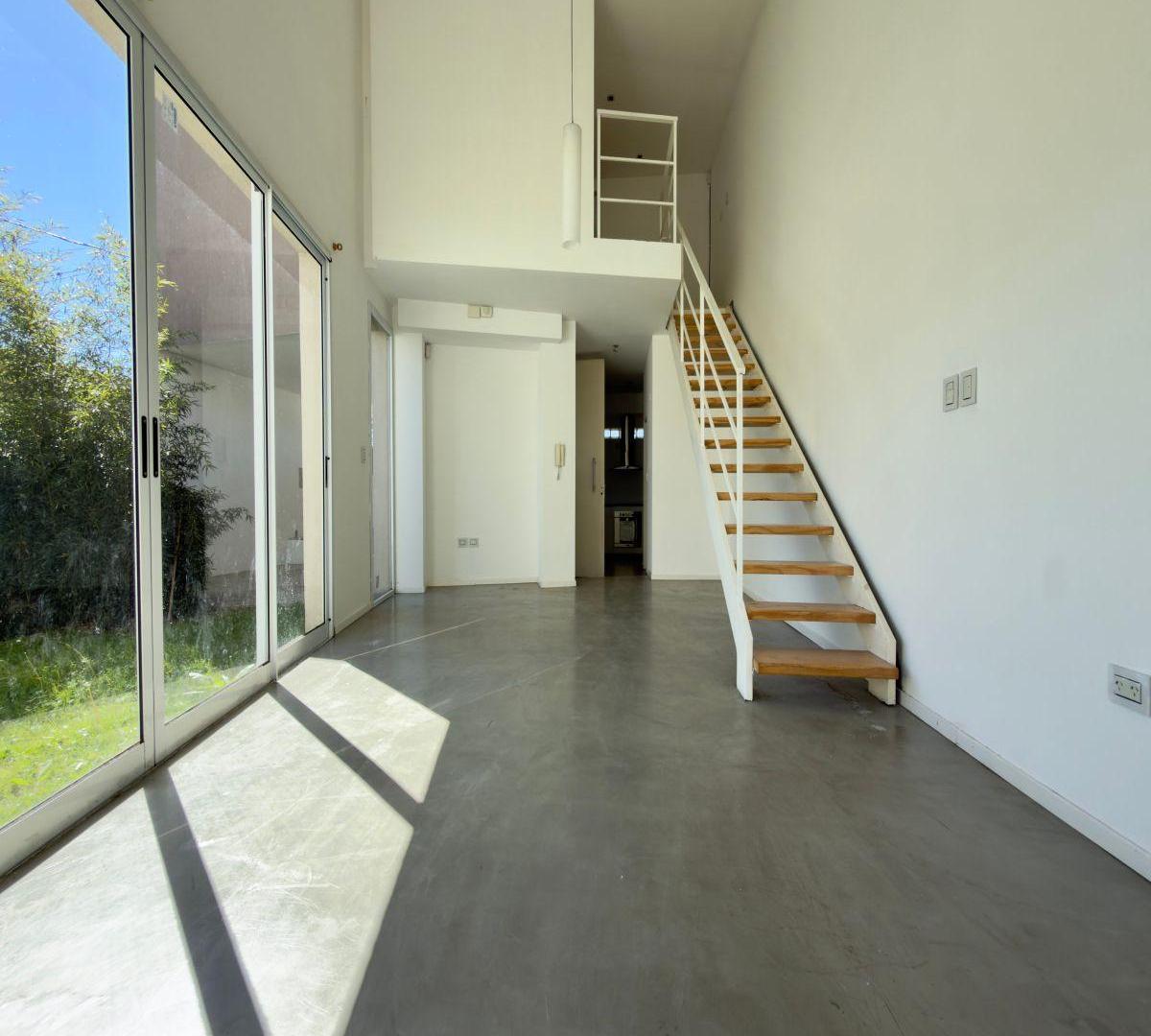 Foto de Casa 3 Dormitorios En Alquiler, Patio, Cochera, La Plata, imagen 2
