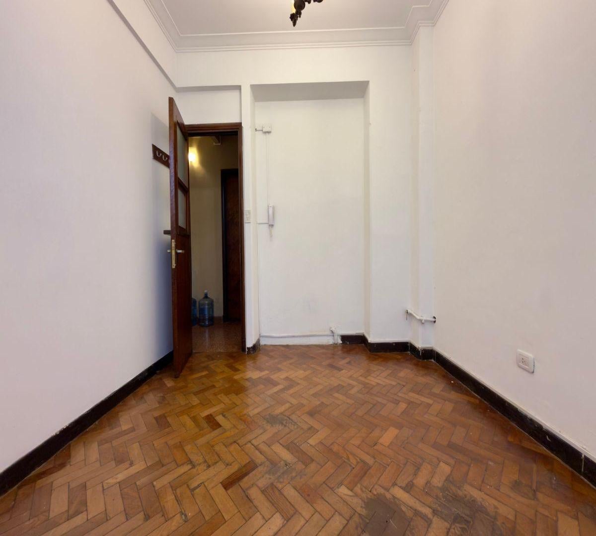 Foto de Oficina comercial en alquiler – 10 e/48 y 49 | Centro, imagen 2