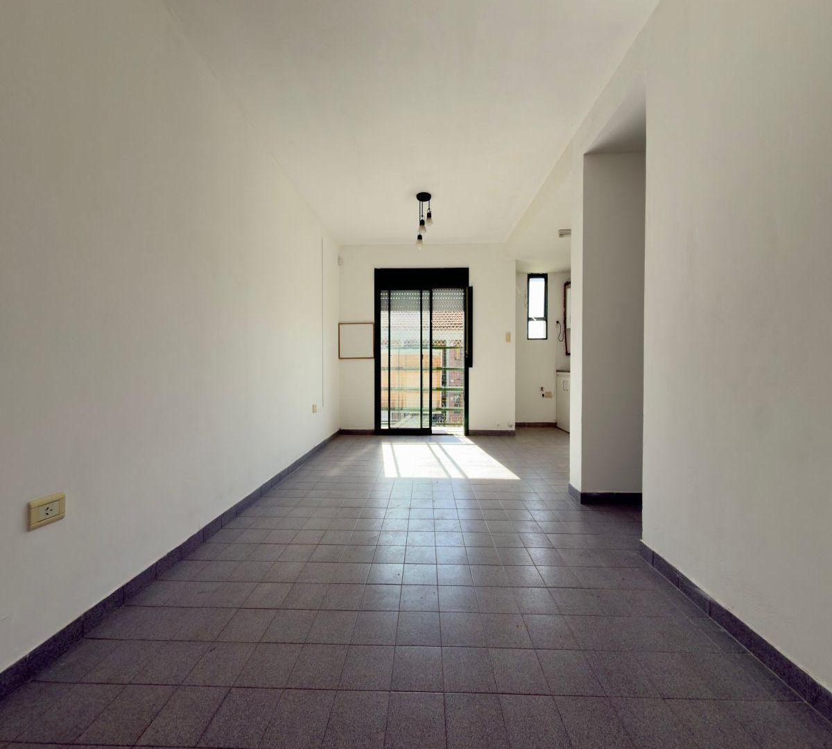 Foto de Departamento De 2 Dormitorios, balcon, En Venta 31 Y 495 | Gonnet, imagen 1