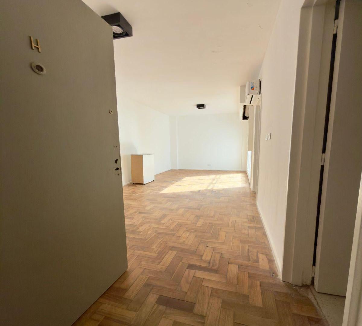 Foto de Monoambiente En Alquiler 48 E/8 Y 9 | Centro, imagen 1