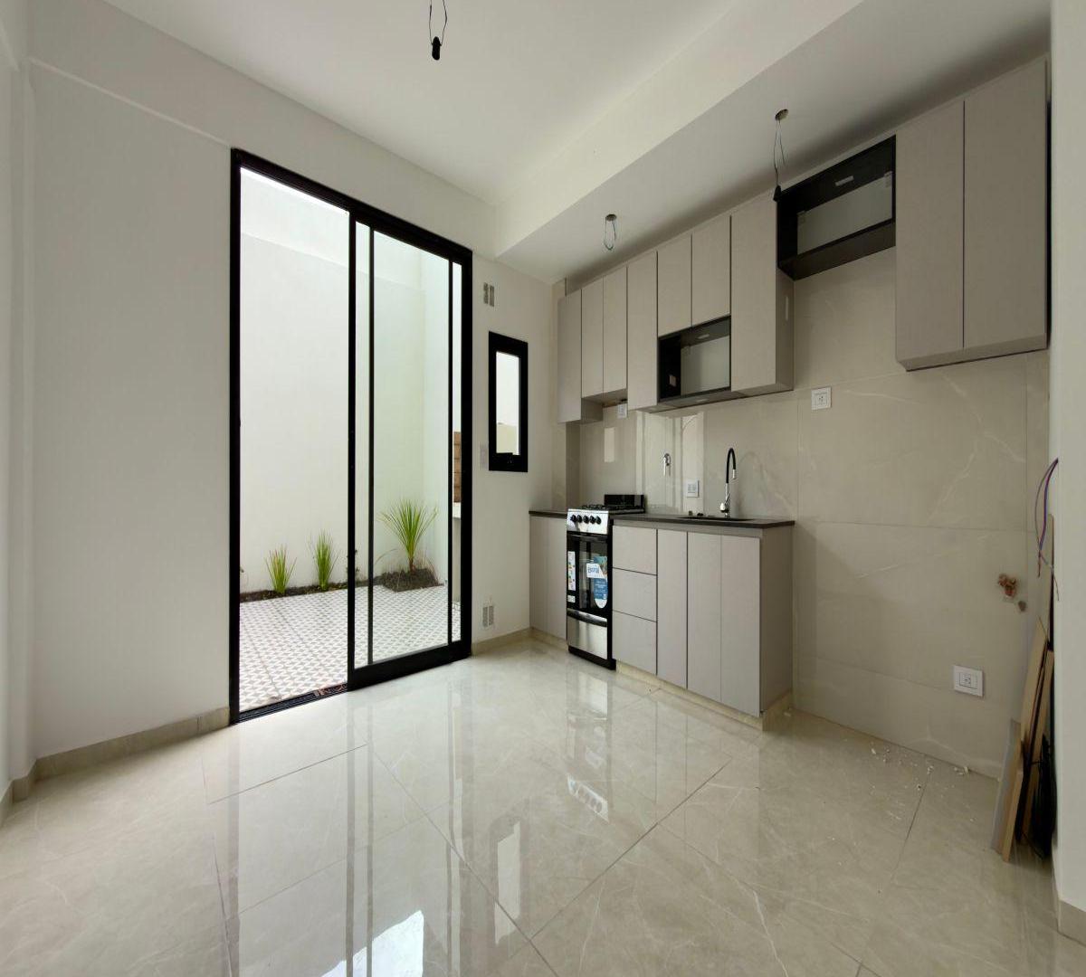 Foto de PH, DUPLEX EN VENTA, 2 DORMITORIOS, 2 PATIOS, PARRILLA, imagen 3