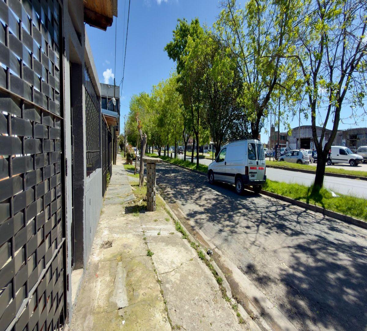 Foto de Casa En Venta, 3 Dormitorios, Patio, Cochera, La Plata, imagen 1