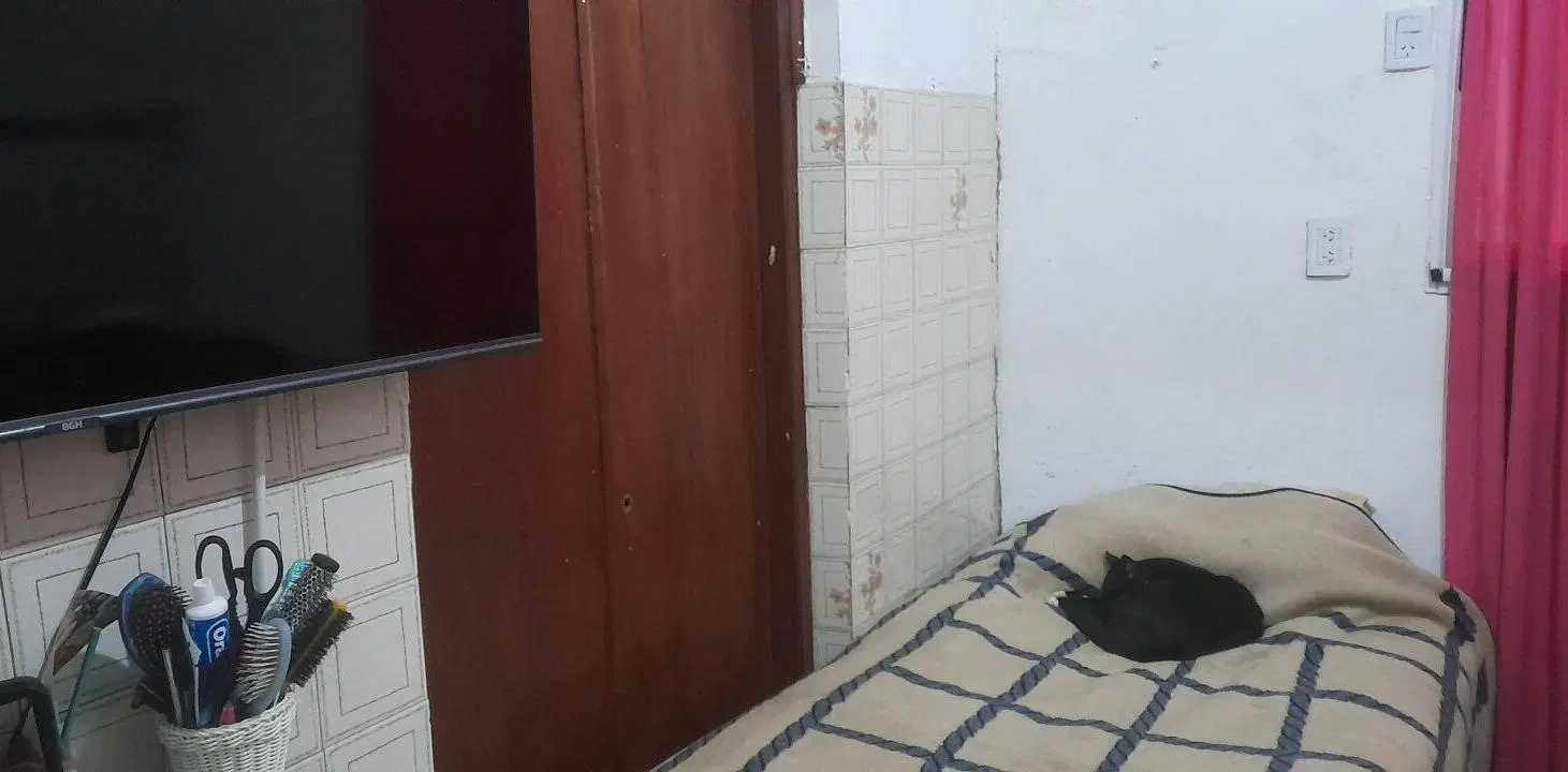 Casa 3 ambientes, local y cochera para 3 autos 5