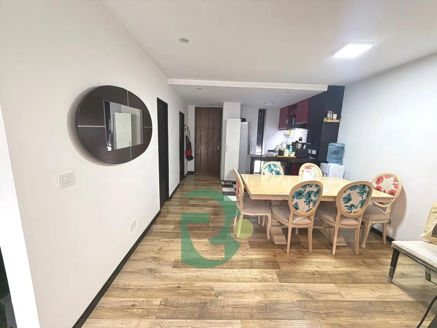 Venta Depto.3amb.Patio y 2 Cocheras cubiertas.Moreno 8