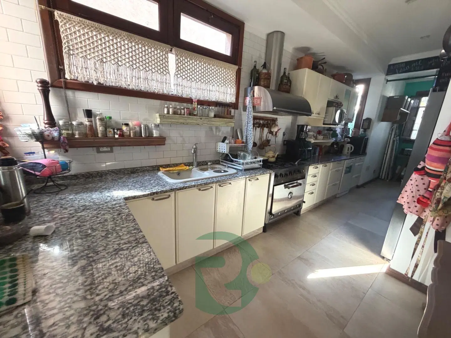Venta Casa 5 amb.lote 400mts B.Cerrado.Parque Leloir.Ituzain 5