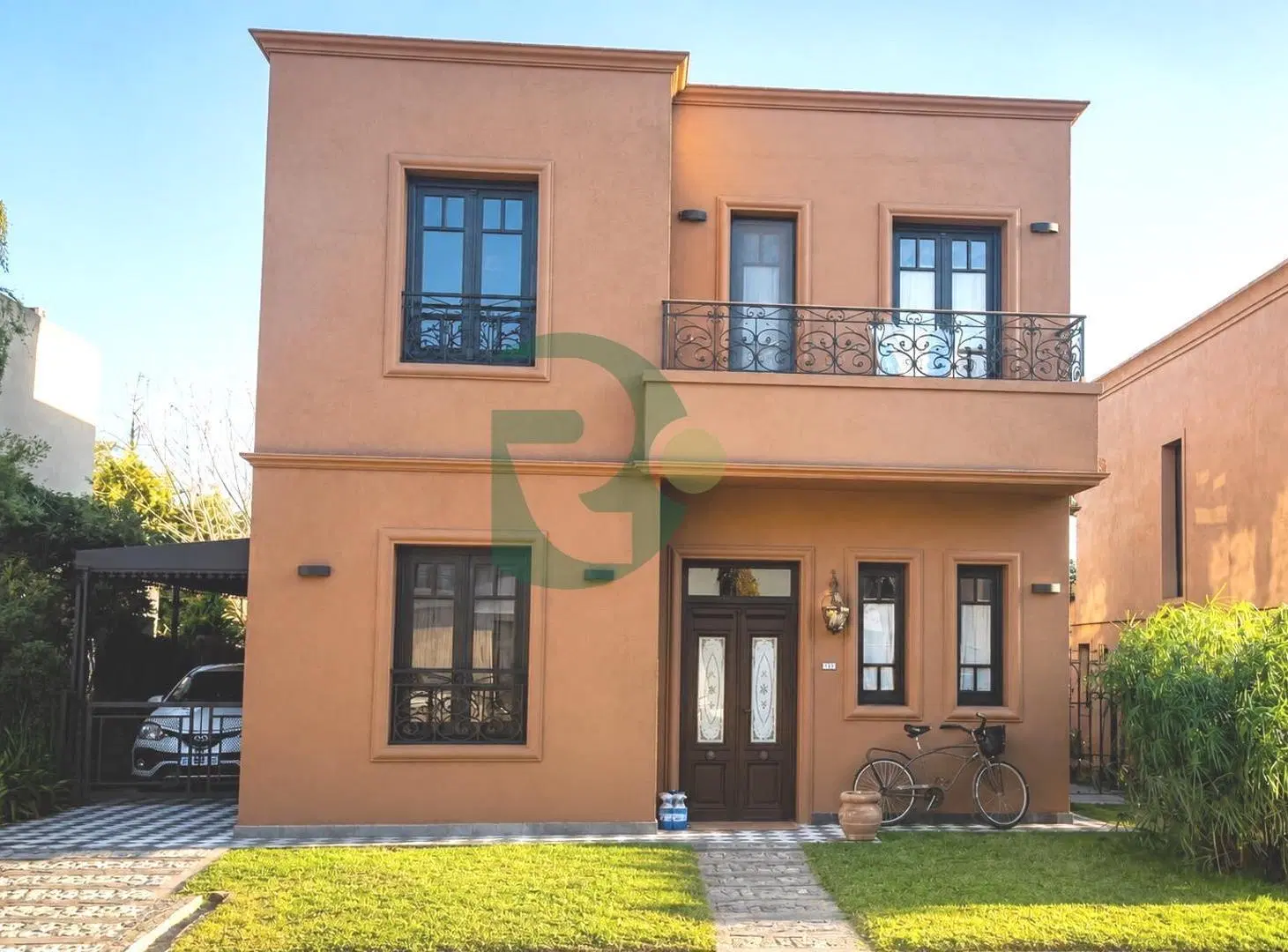 Venta Casa 5 amb.lote 400mts B.Cerrado.Parque Leloir.Ituzain 2