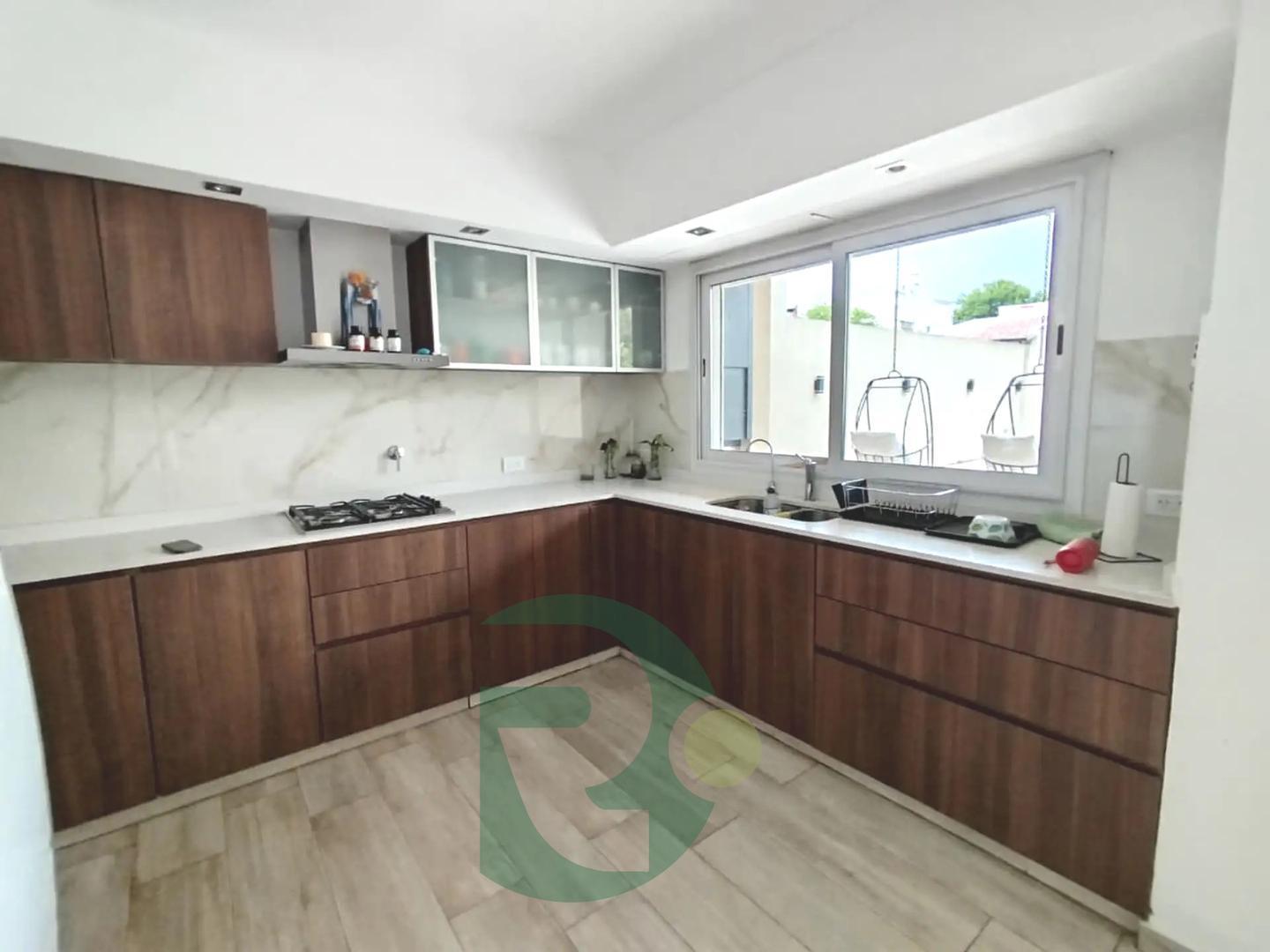 Foto de Venta Casa 4amb.Pileta.Parque.330mts.EL PALOMAR, imagen 3