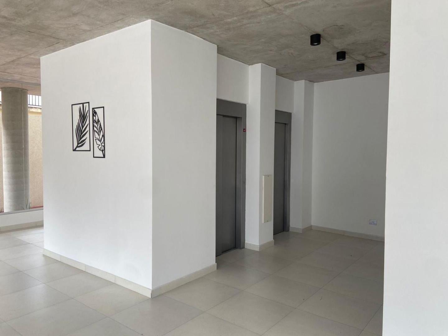 Foto de VENTA COCHERA DESCUBIERTA ITUZAINGO SUR, imagen 3