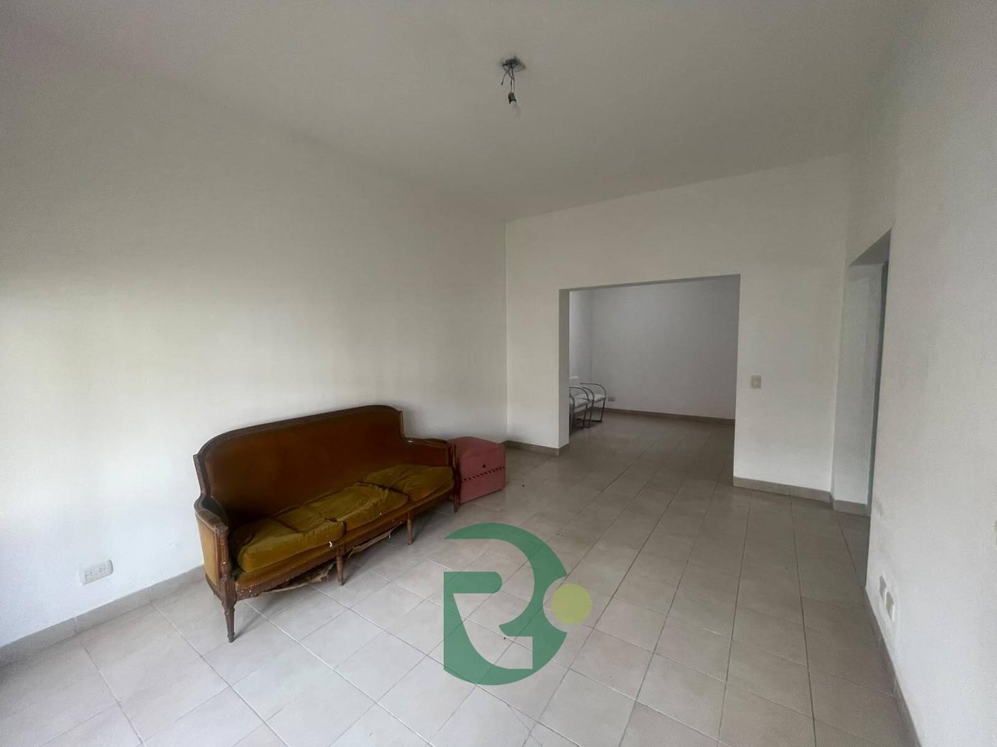 Foto de VENTA CASA 3 AMBIENTES A RECICLAR CASTELAR NORTE, imagen 3