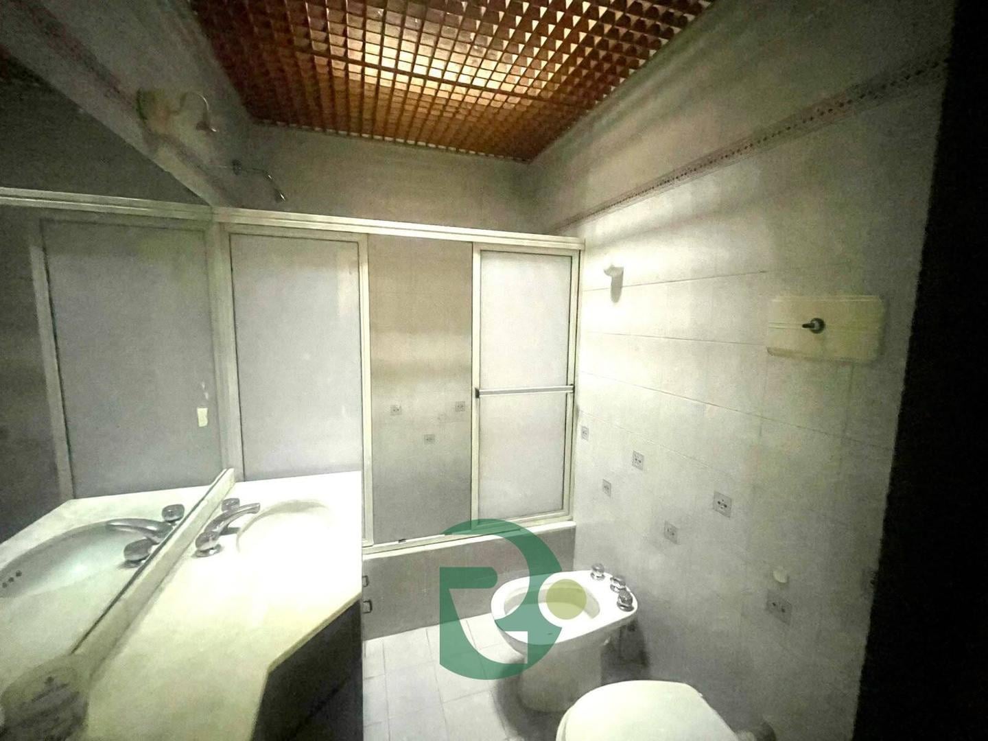 Foto de VENTA CASA 3 AMBIENTES A RECICLAR CASTELAR NORTE, imagen 4