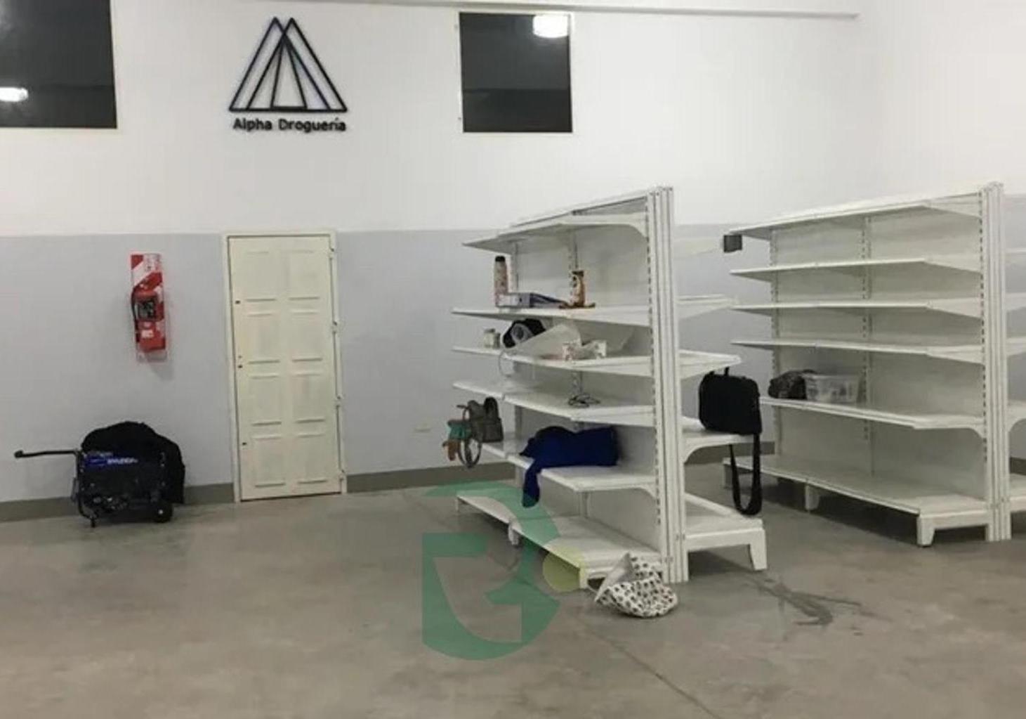 Foto de VENTA LOCAL + 2 DEPTOS DE 3 AMB. VILLA LUZURIAGA., imagen 5
