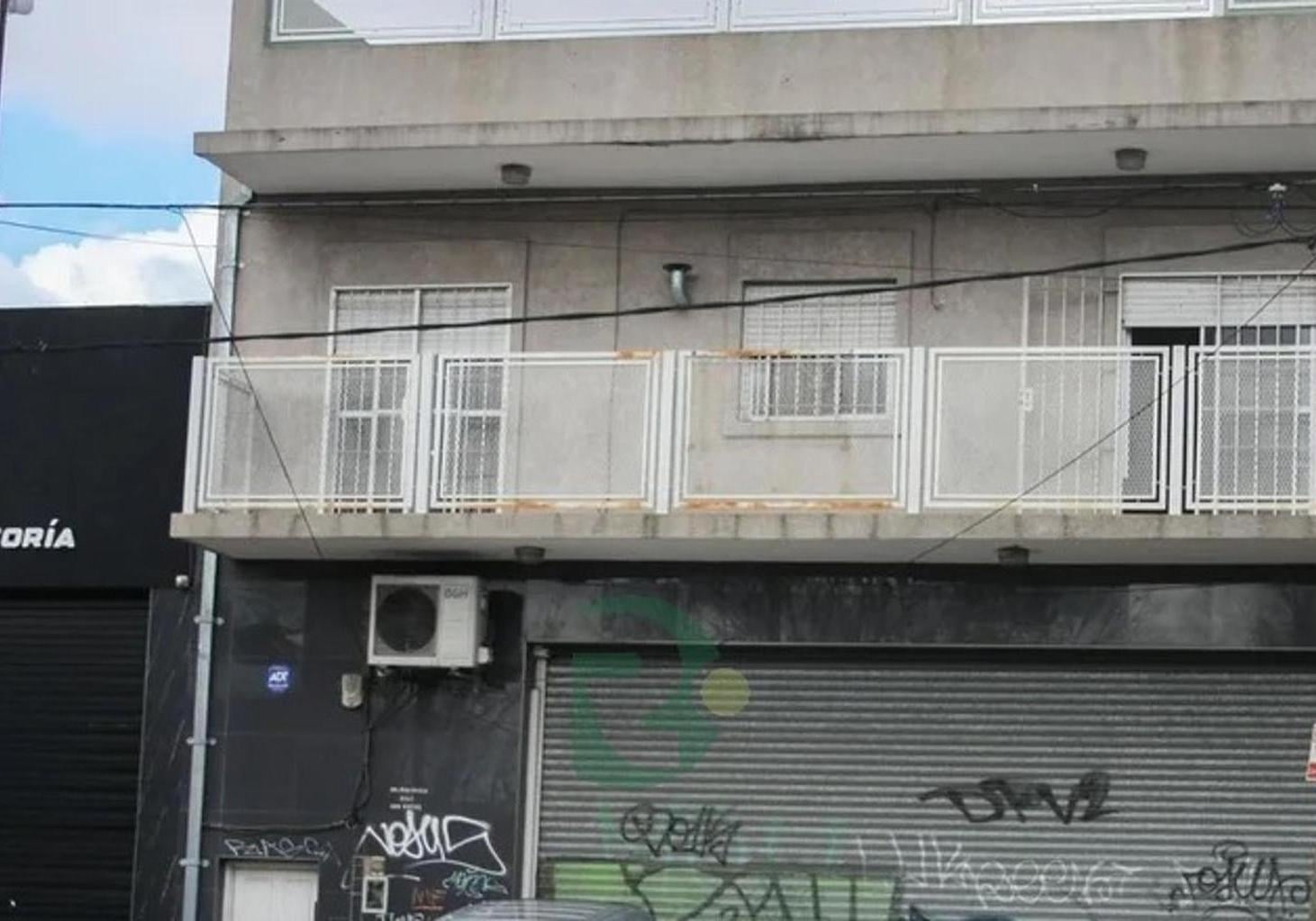 Foto de VENTA LOCAL + 2 DEPTOS DE 3 AMB. VILLA LUZURIAGA., imagen 1