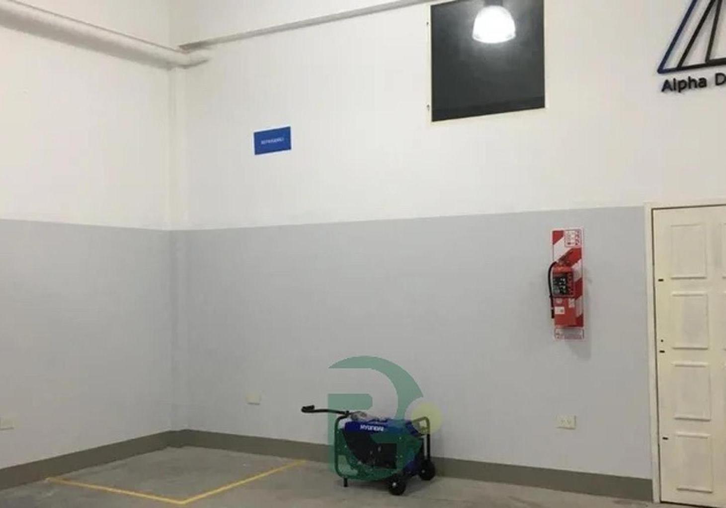 Foto de VENTA LOCAL + 2 DEPTOS DE 3 AMB. VILLA LUZURIAGA., imagen 4