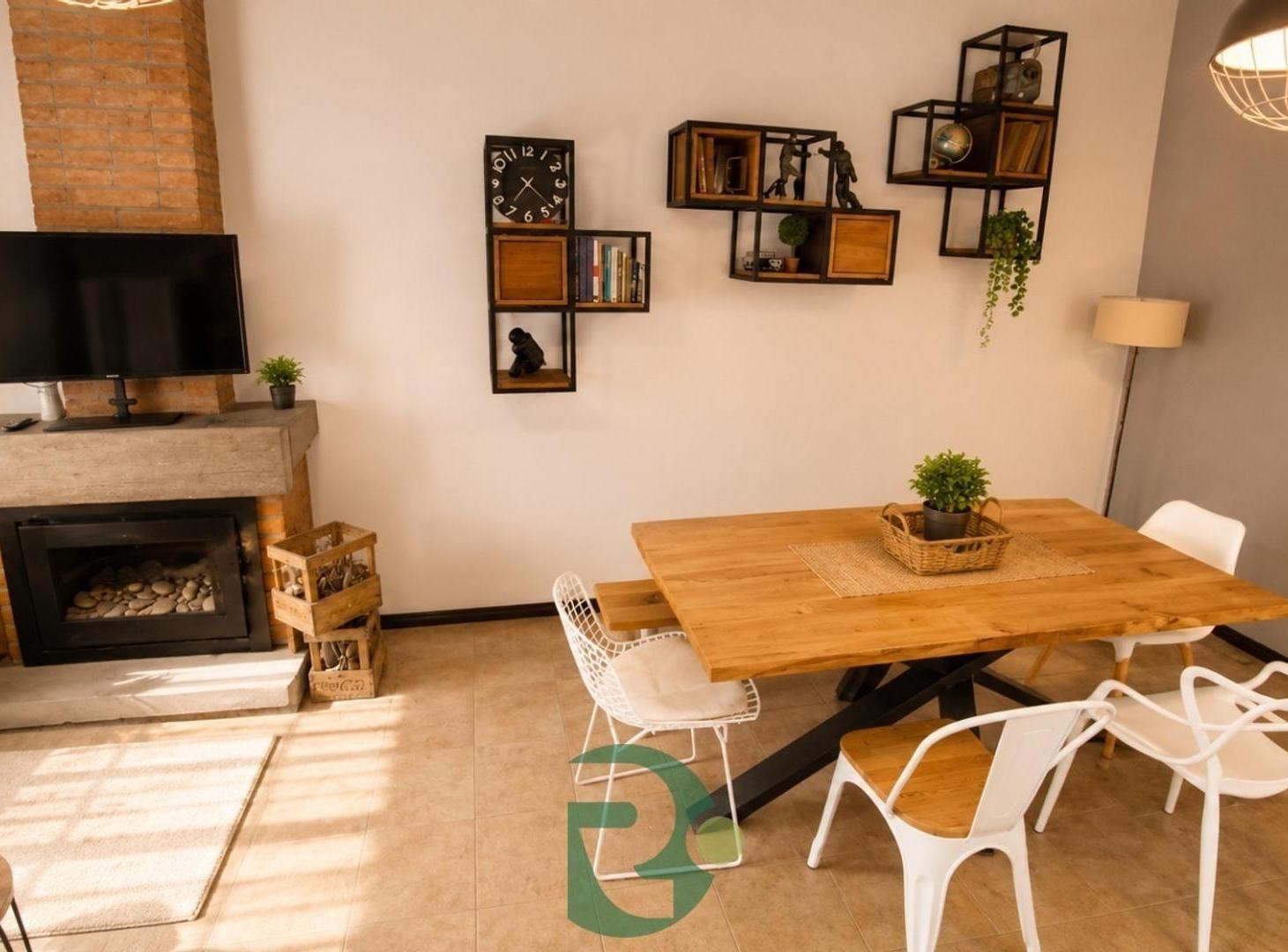 Foto de VENTA CASA 4 AMB.PARQUE. PILETA.CASTELAR NORTE, imagen 3