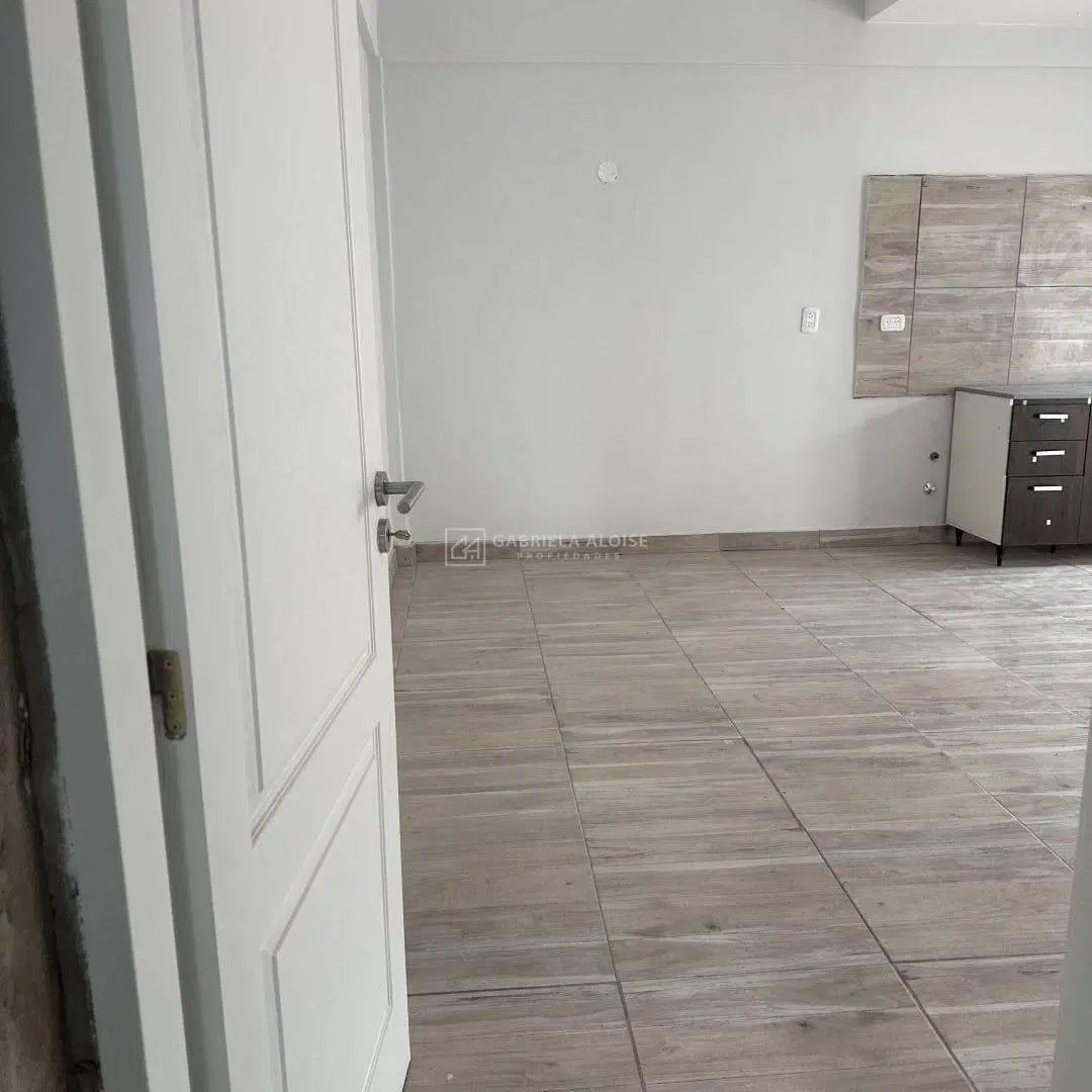 Alquiler de Departamento 2 Ambientes en Caseros Centro, Tres de Febrero. 2