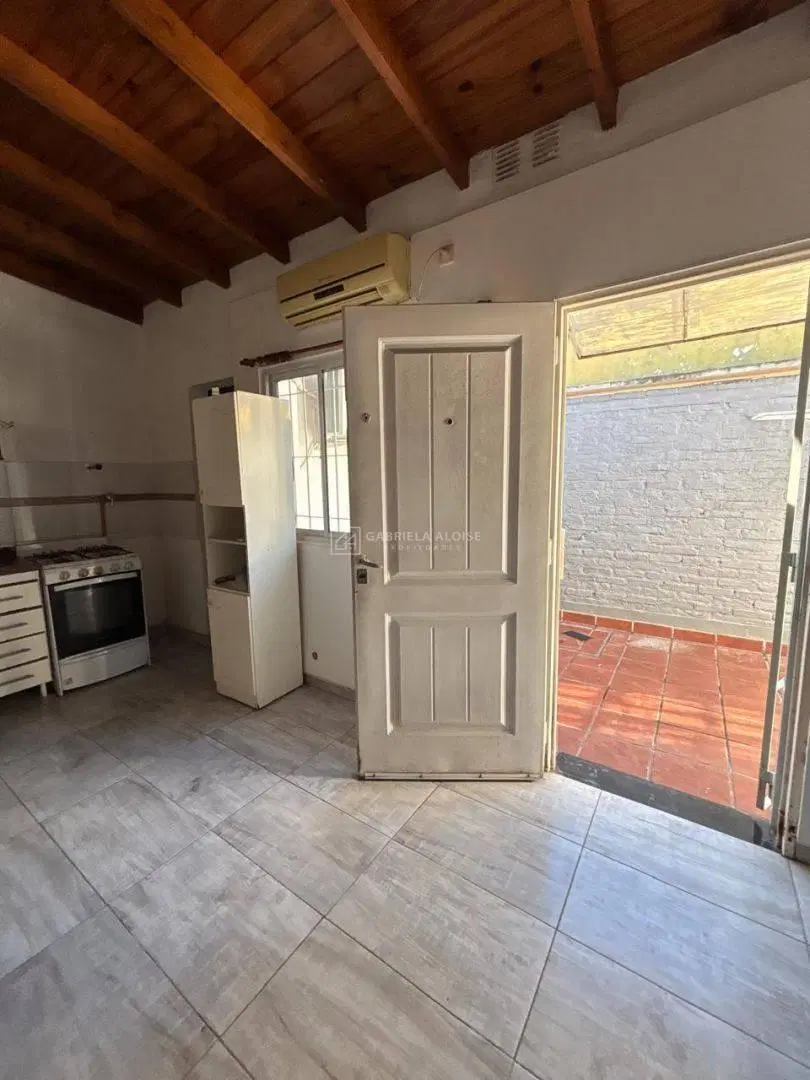 Alquiler de Departamento PH 2 ambientes en PB con patio, Caseros 4