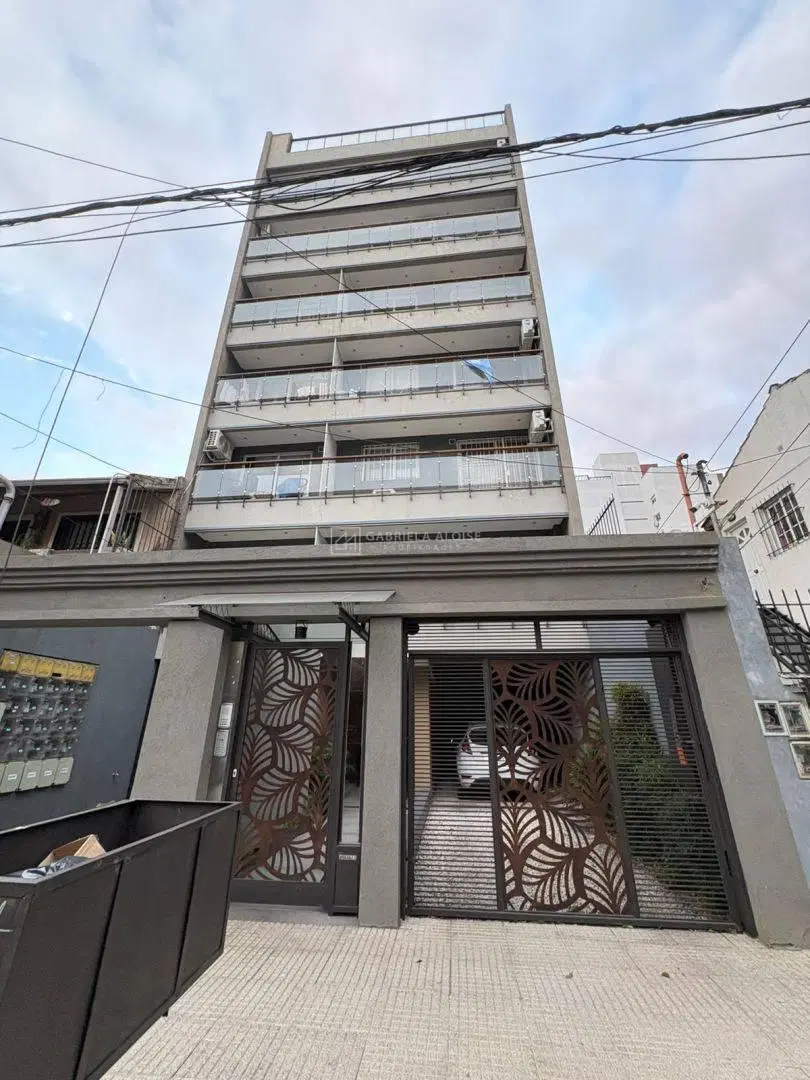 Alquiler de Departamento 2 AMBIENTES CON COCHERA en Caseros, Tres de Febrero 1