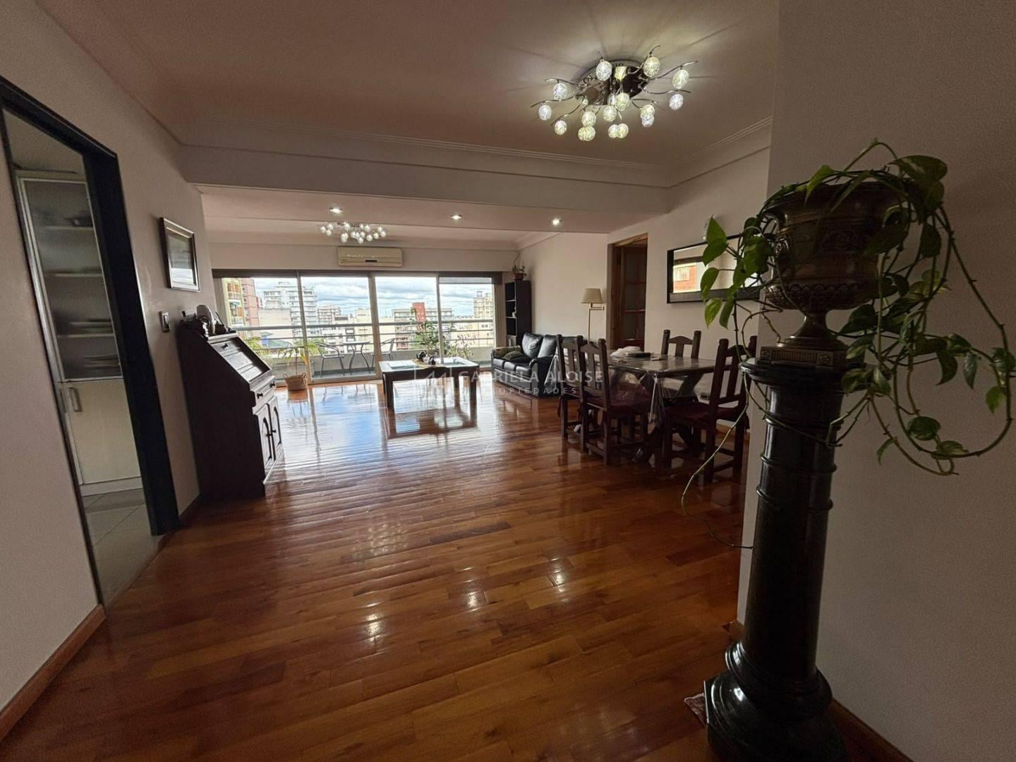 Foto de Venta de Departamento SEMIPISO AL FRENTE 4 ambientes c/ 2 cocheras cub, imagen 5