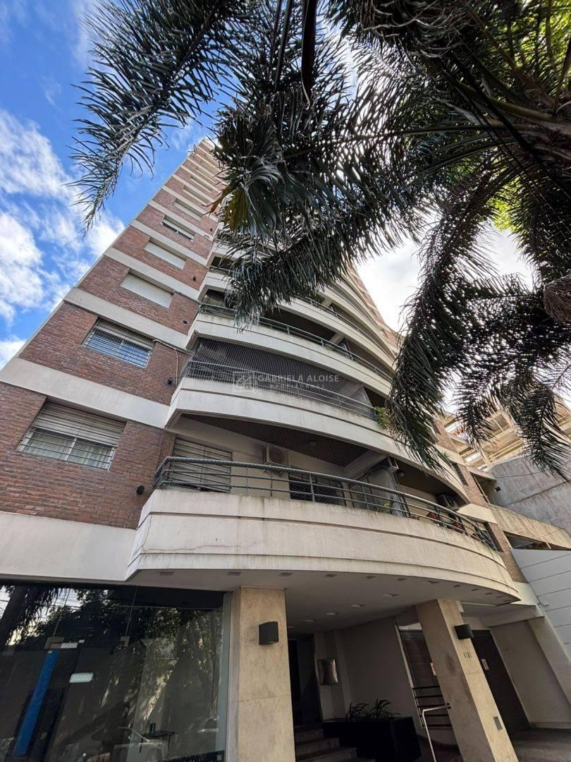 Foto de Venta de Departamento SEMIPISO AL FRENTE 4 ambientes c/ 2 cocheras cub, imagen 1