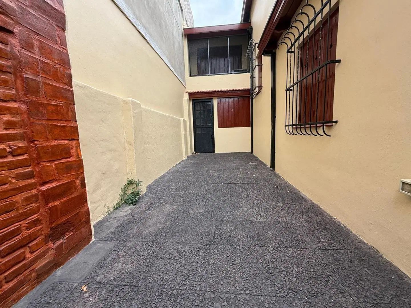 Excelente Casa Muy Amplia Y Con Pileta 4