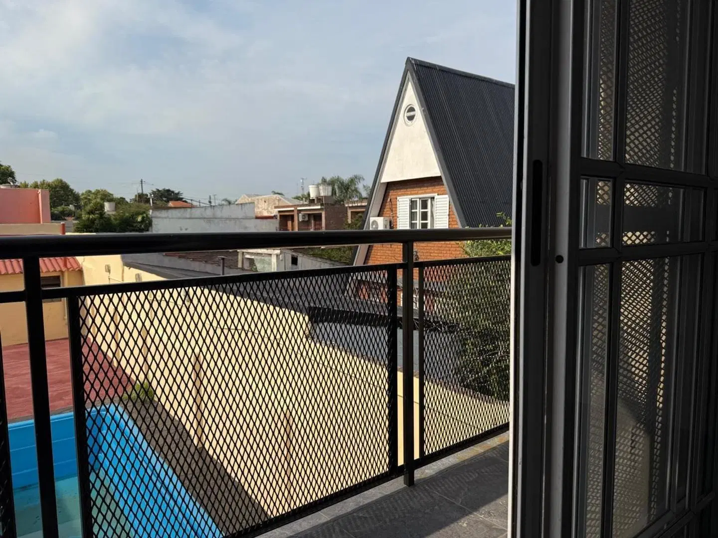 Excelente Casa Muy Amplia Y Con Pileta 3