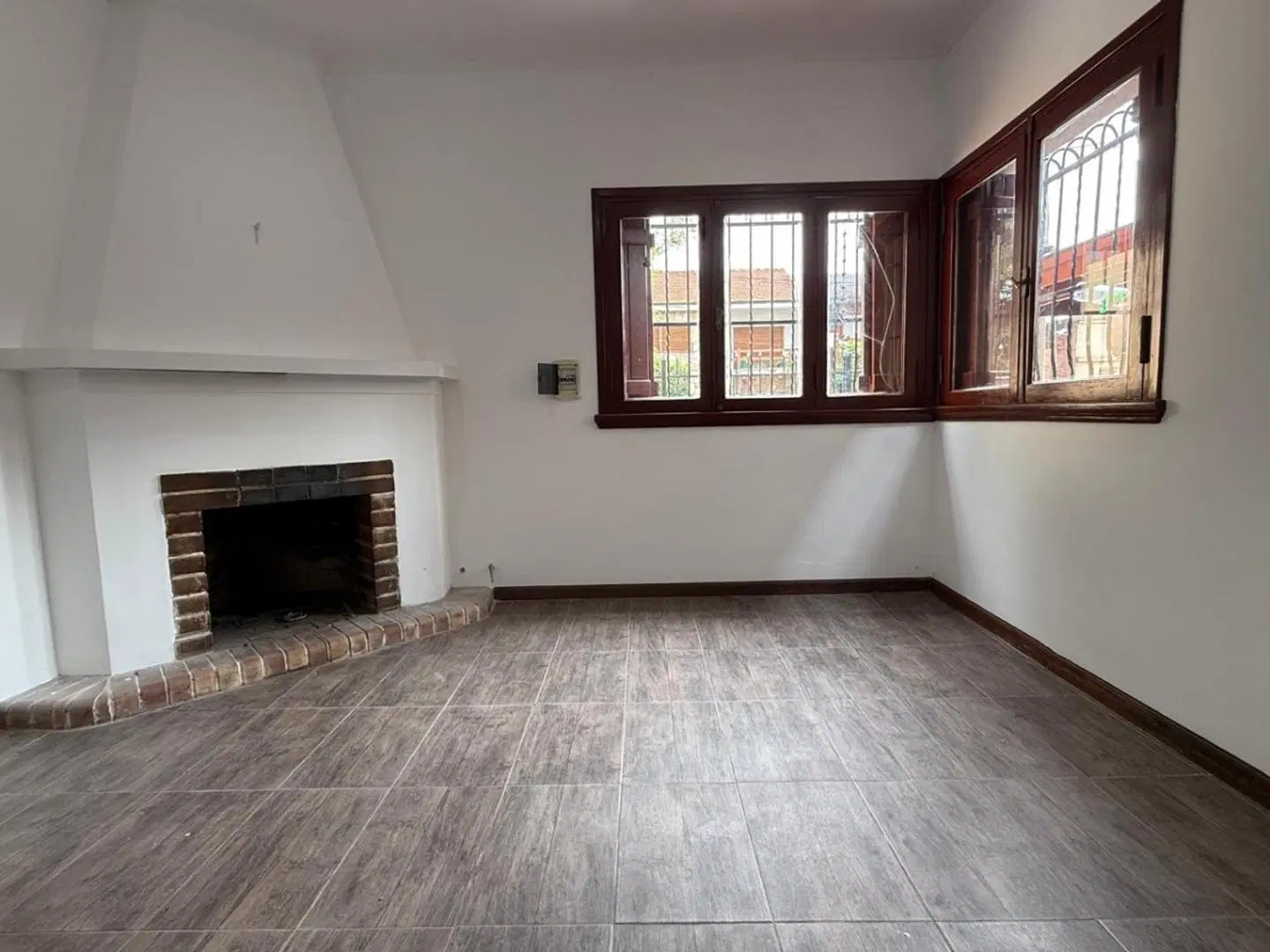Excelente Casa Muy Amplia Y Con Pileta 2
