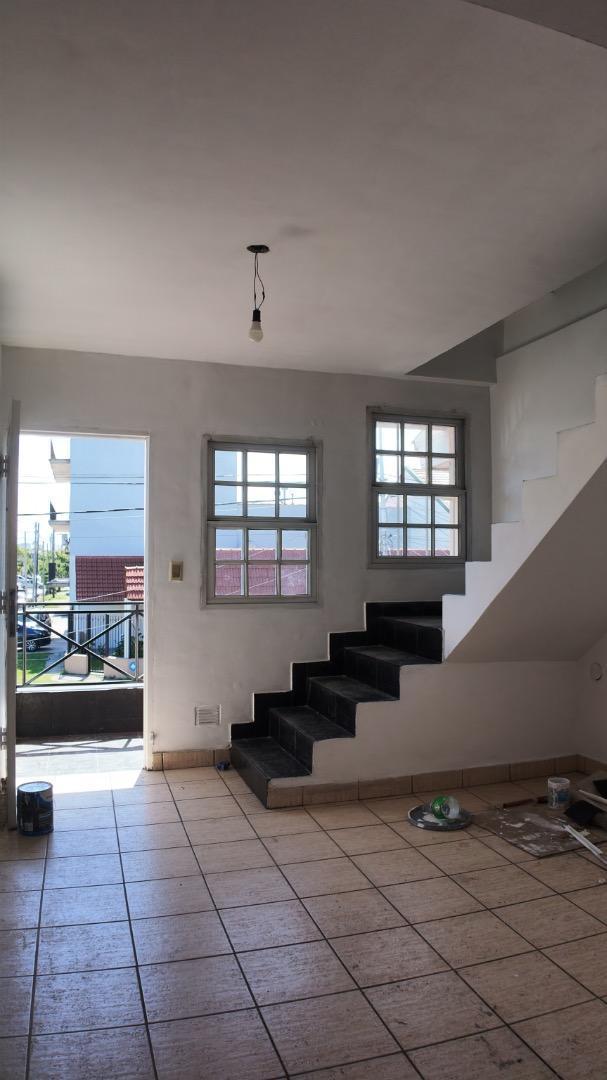 Foto de TRIPLEX 3 AMBIENTES CON COCHERA CUBIERTA, imagen 1
