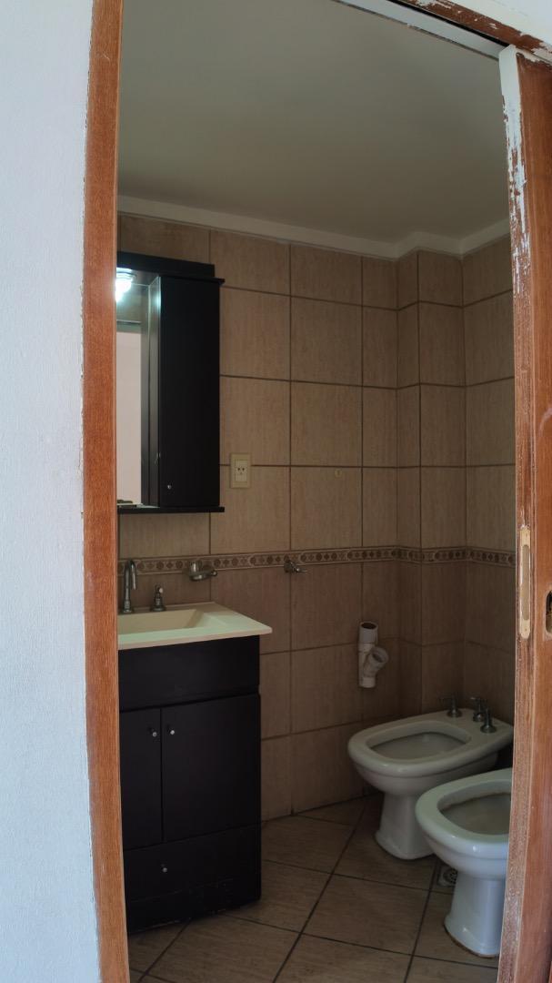 Foto de TRIPLEX 3 AMBIENTES CON COCHERA CUBIERTA, imagen 4