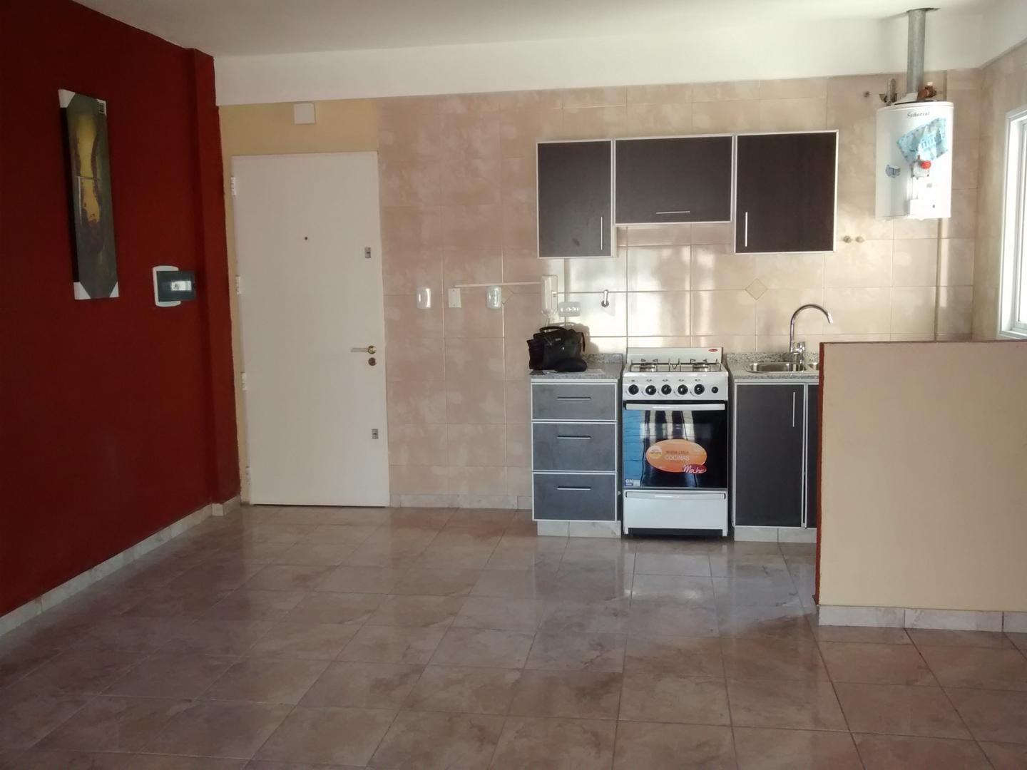 Foto de DEPARTAMENTO EN 5° DE 3 AMBENTES CON COCHERA, imagen 3