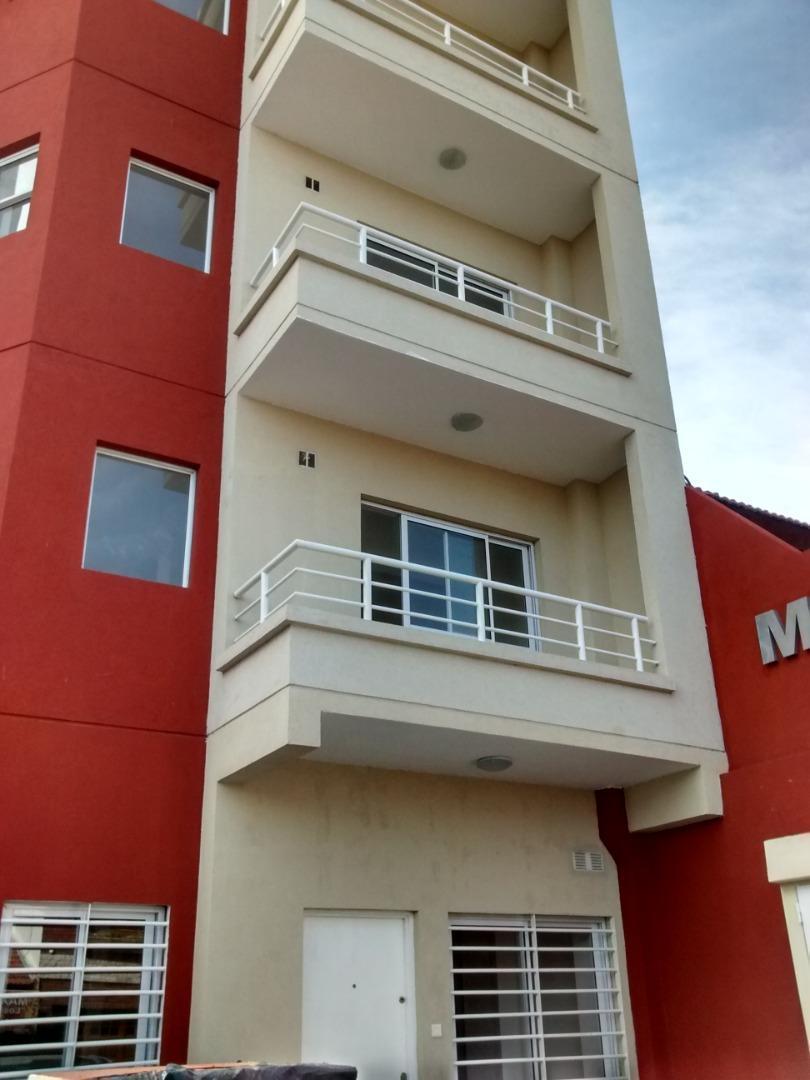 Foto de DEPARTAMENTO EN 5° DE 3 AMBENTES CON COCHERA, imagen 1