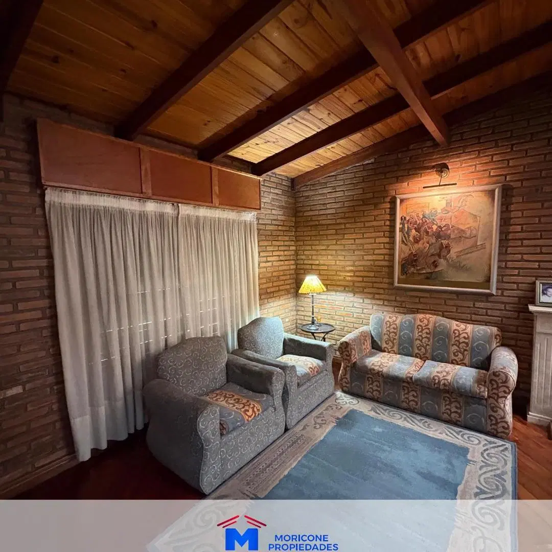 Casa de 3 dormitorios en venta en La Emilia 1