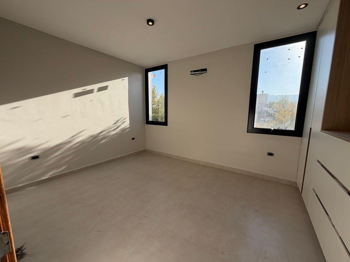 Foto de Lujo ! Propiedad en Venta Barrio Privado Los Alamos (Av. Peron) 4, imagen 3