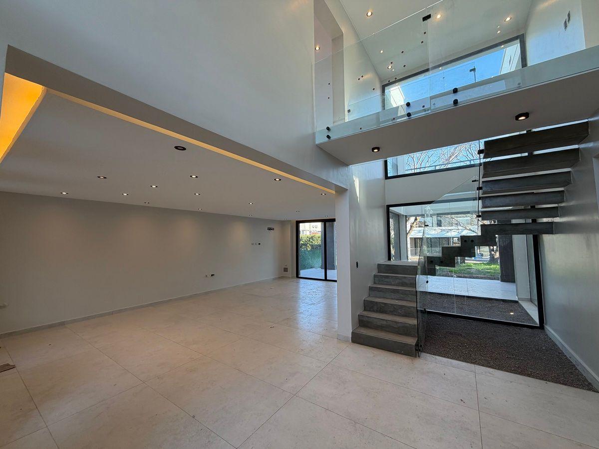 Foto de Lujo ! Propiedad en Venta Barrio Privado Los Alamos (Av. Peron) 4, imagen 2