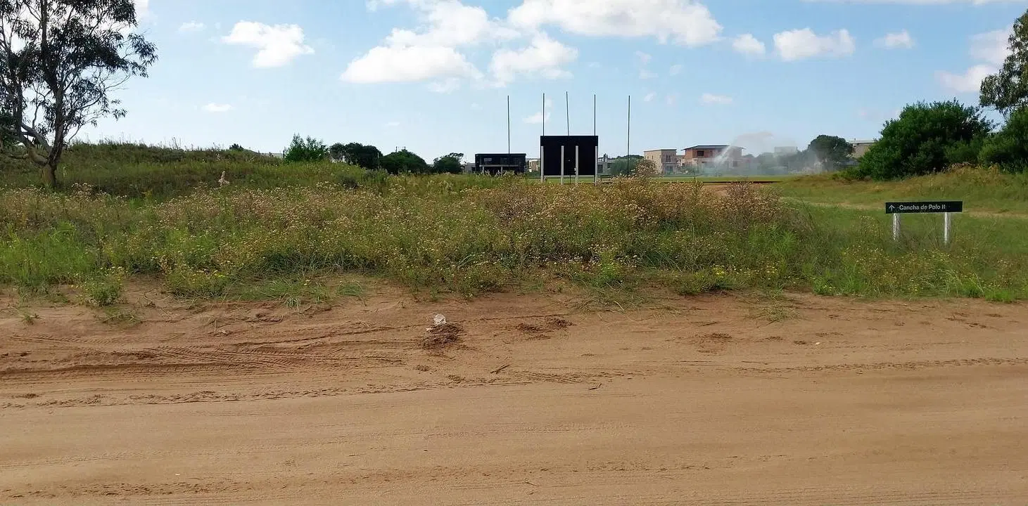 Lote en Costa Esmeralda - Sector Ecuestre entre las dos canchas de polo 5