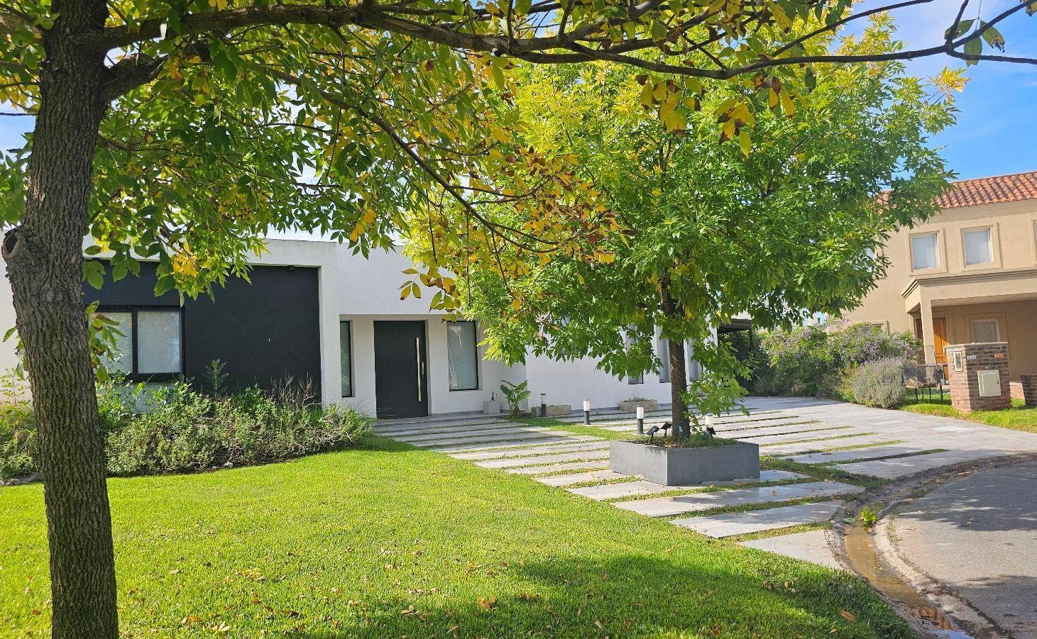 Venta Casa Cantón Golf Interna