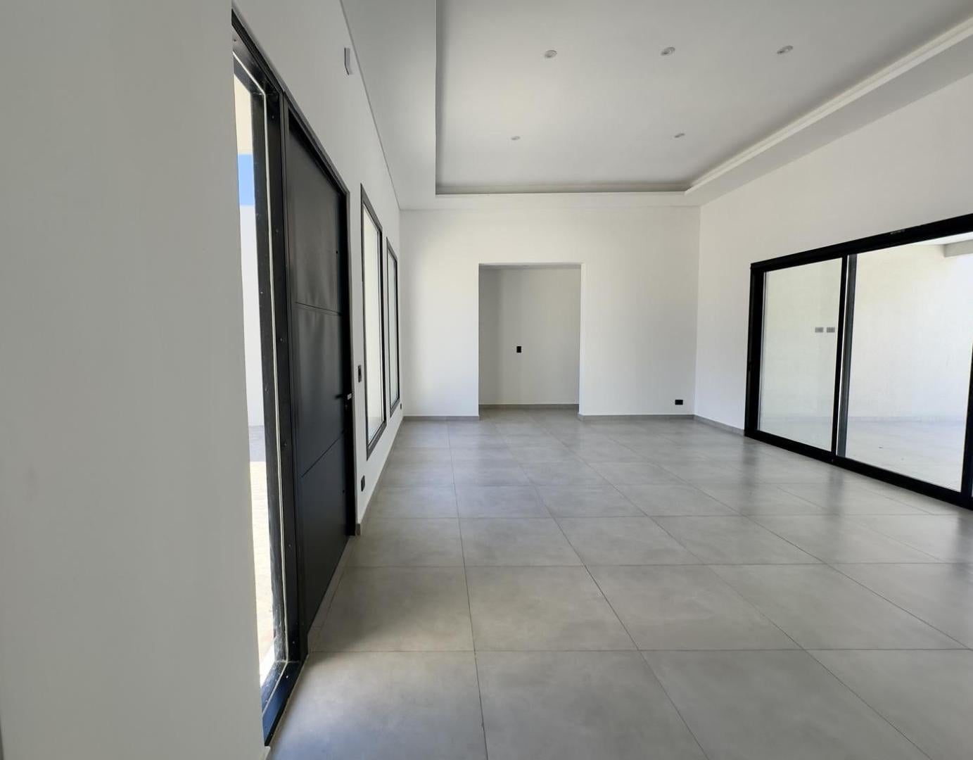 Foto de CASA EN VENTA - BARRIO SAN MATIAS - AREA 4 - ESCOBAR - 5 amb., pileta, imagen 5