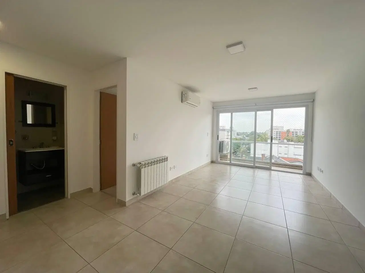 Venta de Departamento 2 ambientes con doble balcon, Ituzaingo Norte! 4