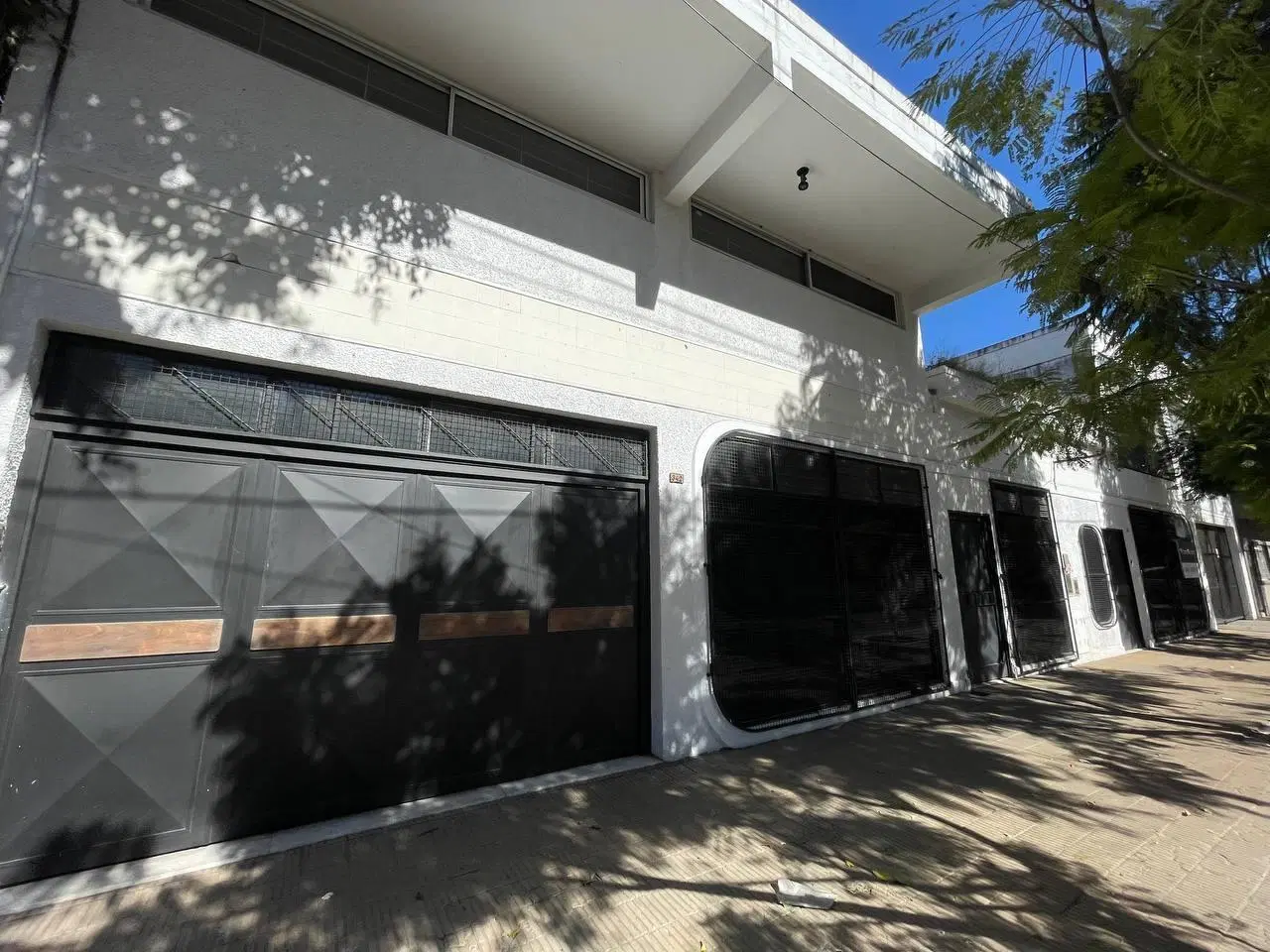 Venta local con casa 4 ambientes sobre lote de 978m2, zona Ituzaingo Norte! 2