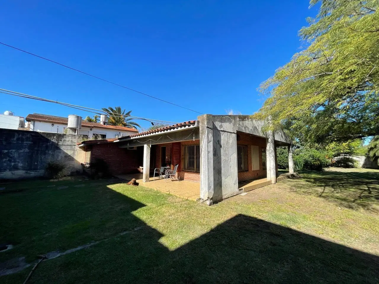 Venta local con casa 4 ambientes sobre lote de 978m2, zona Ituzaingo Norte! 4