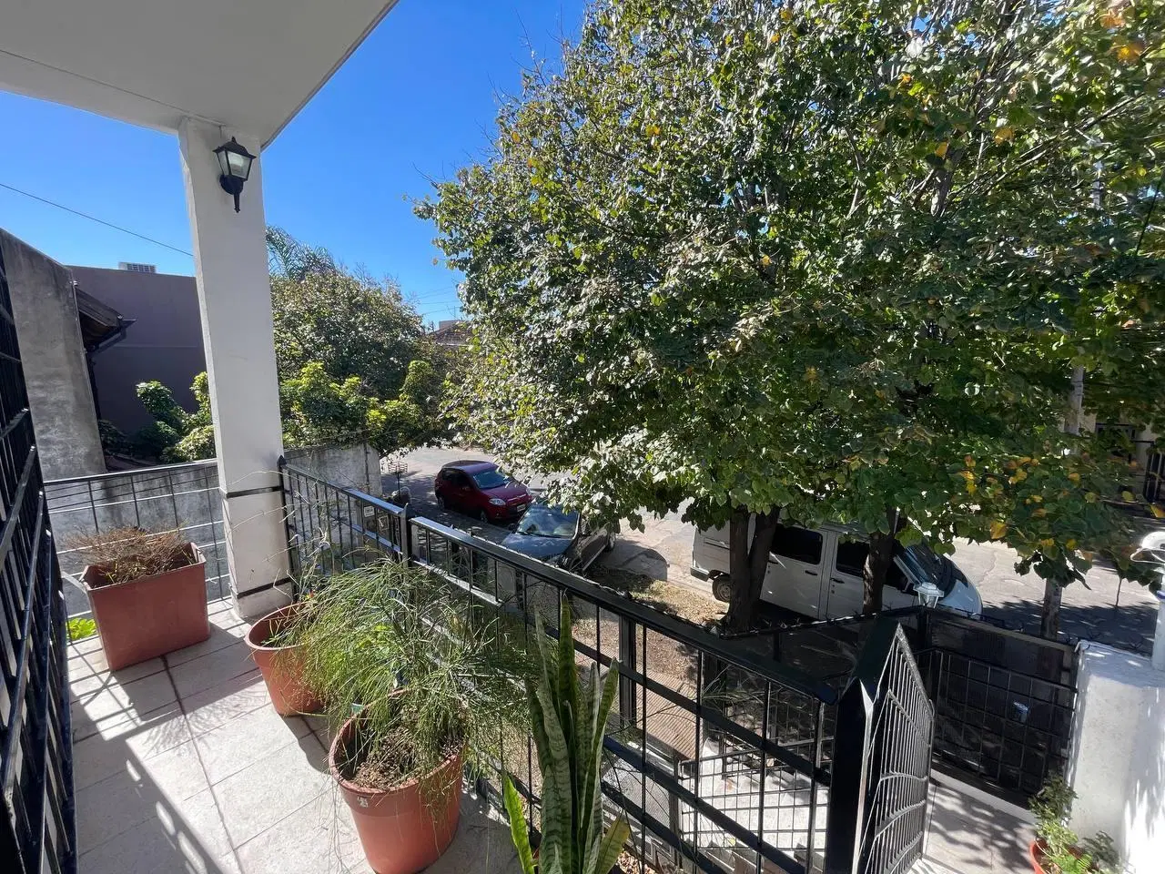 Venta amplio PH en primer piso, con terraza ubicado en Haedo Sur, a solo 10 cuadras de la Estación! 5