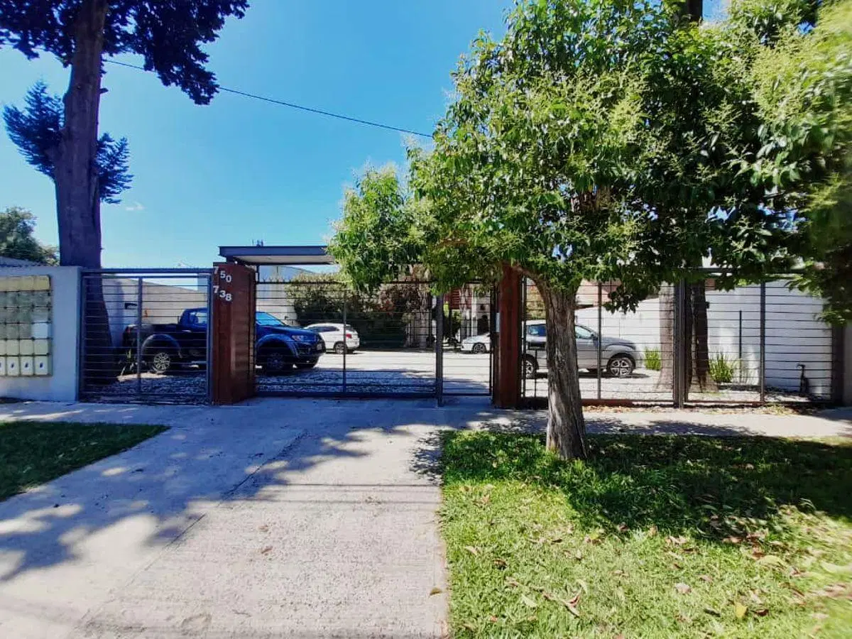 Venta Duplex 3 ambientes en Condominio Thorne, Ituzaingo Norte 2