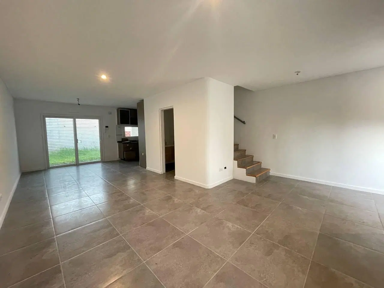 Excelente Duplex 4 ambientes, a solo 5 cuadras de la Estacion Padua Norte! 1