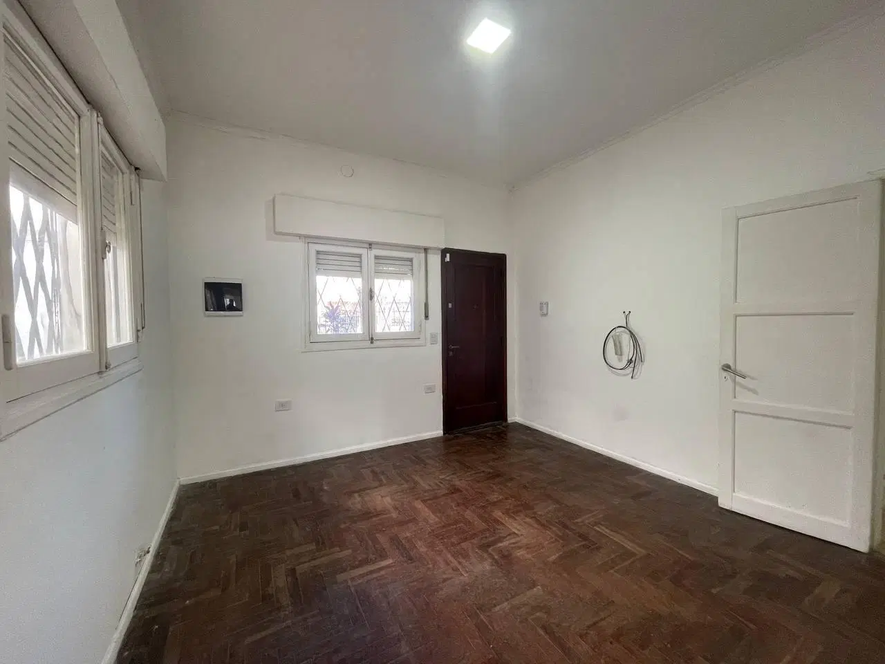En venta Clasico Chalet 3 ambientes con parque, Castelar Norte! 4