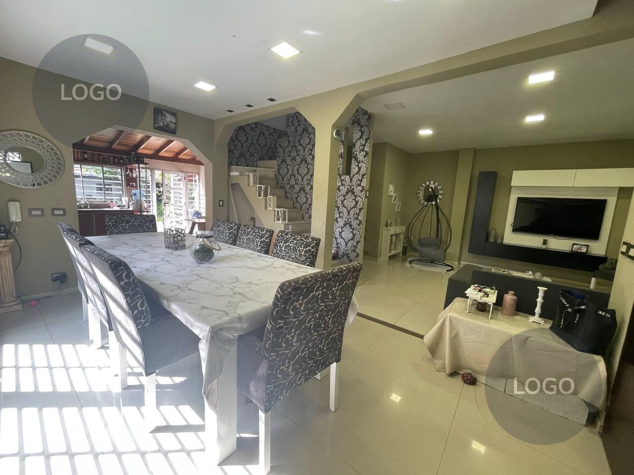 Foto de En venta Casa 5 ambientes en Ituzaingó Norte, imagen 2