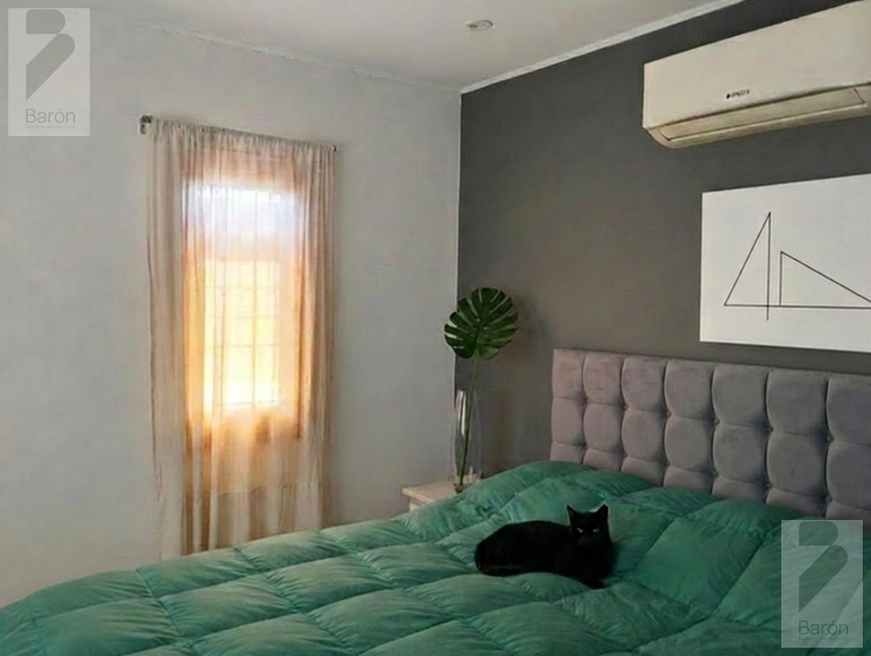Foto de En venta Casa 4 ambientes con parque, Castelar Norte!, imagen 4