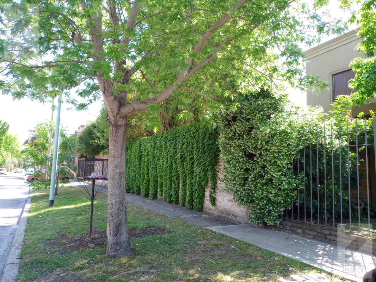 Foto de En venta Casa 4 ambientes con parque, Castelar Norte!, imagen 5