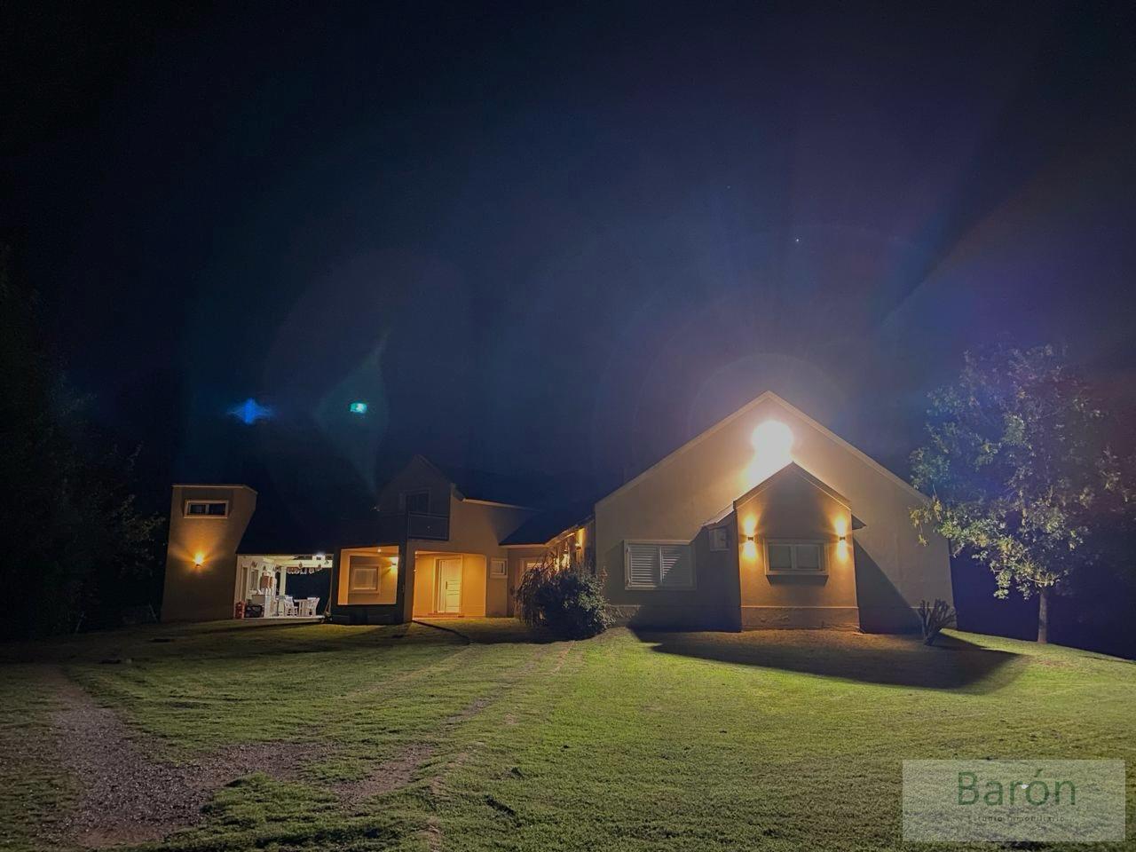 Venta Amplio Chalet en Club de campo El Moro, Marcos Paz